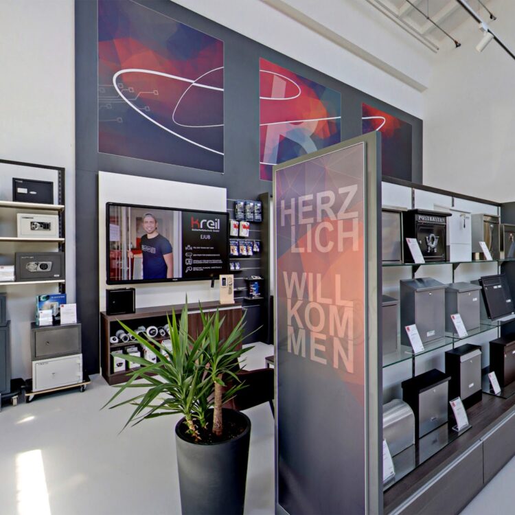 Kreil 1 Individuelles Corporate Design für Kreil Sicherheitstechnik mit Wandgemälde – Brand Design und Markenentwicklung von nu-art für Kunden in Vorarlberg und den DACH-Raum.
